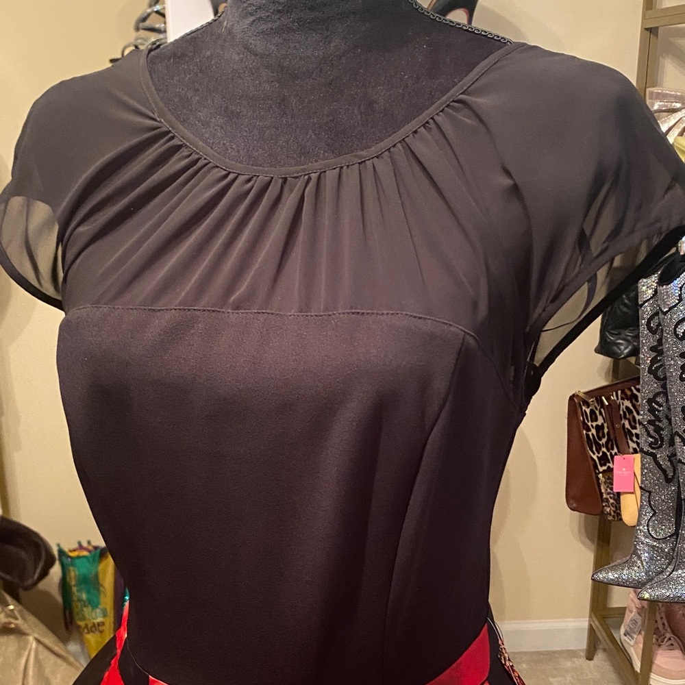 Floral Black and Red Skirt - Picture 3 of 8